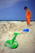 Clique na imagem para enviar o postal: Brincar na areia
