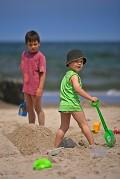 Imagem a enviar no postal: Crianças na praia